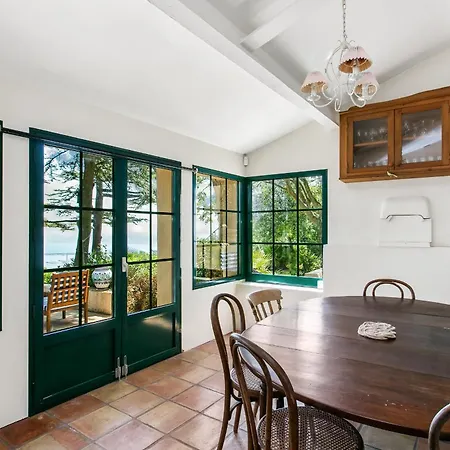 Sur Le Mont St Clair *