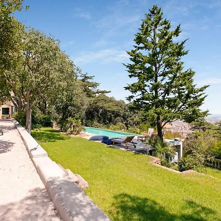 Willa Sur Le Mont St Clair